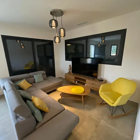 Apartment Lekube *